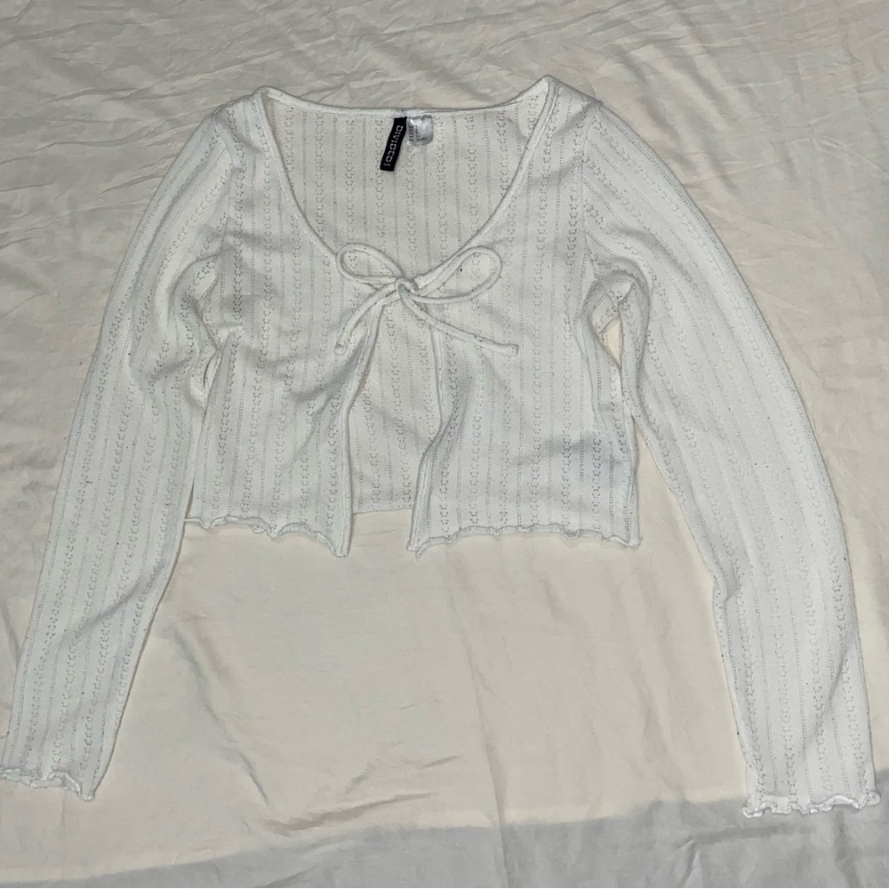 H&M DIVIDED White Layering Top